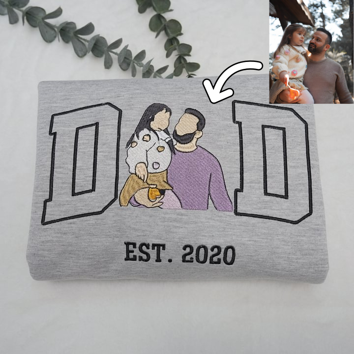 A Papa T-shirt with a photo and a sweatshirt separately embroidered with the portraits of the father and the child