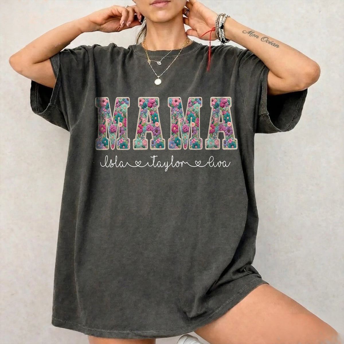 Personalized Floral "MAMA"  Vintage Washed Sweatshirt – Custom Kids Names Gift for Mom