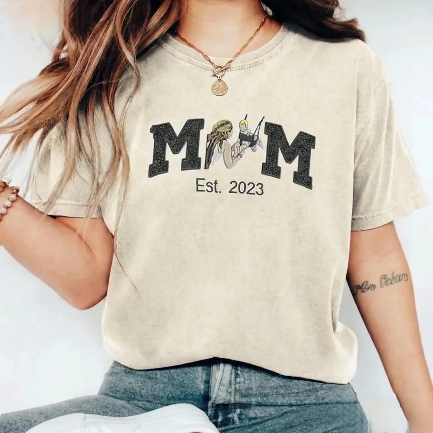 Customize Mom’s Glitter Washed Sweatshirt with Photo – Vintage Wash Clothes, Personalized Mother’s Day Gift