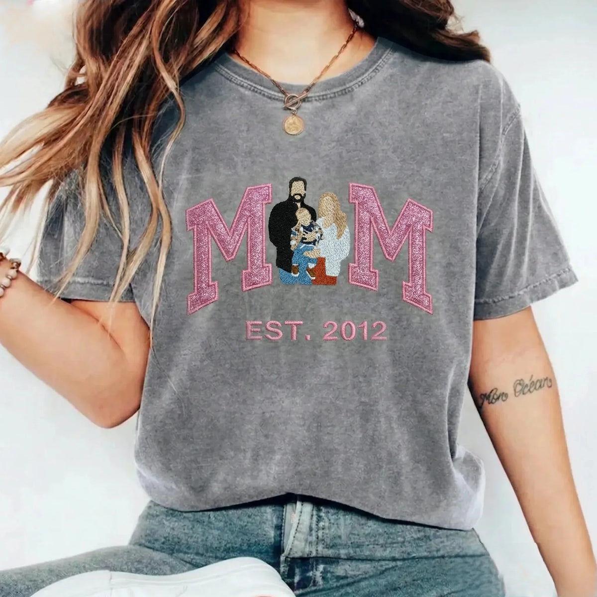 Customize Mom’s Glitter Washed Sweatshirt with Photo – Vintage Wash Clothes, Personalized Mother’s Day Gift
