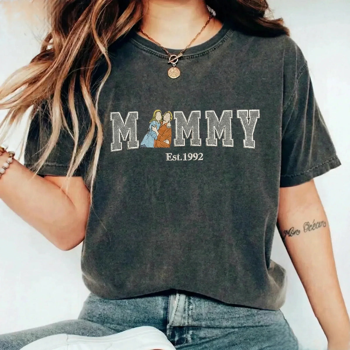 Customize Mom’s Glitter Washed Sweatshirt with Photo – Vintage Wash Clothes, Personalized Mother’s Day Gift