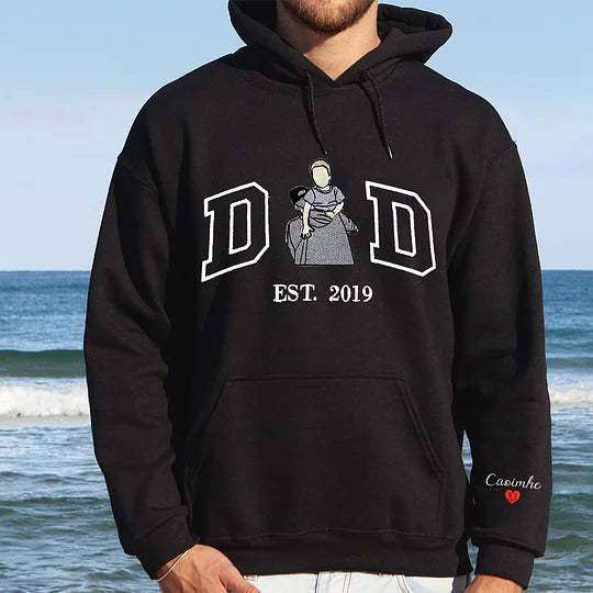 A Papa T-shirt with a photo and a sweatshirt separately embroidered with the portraits of the father and the child
